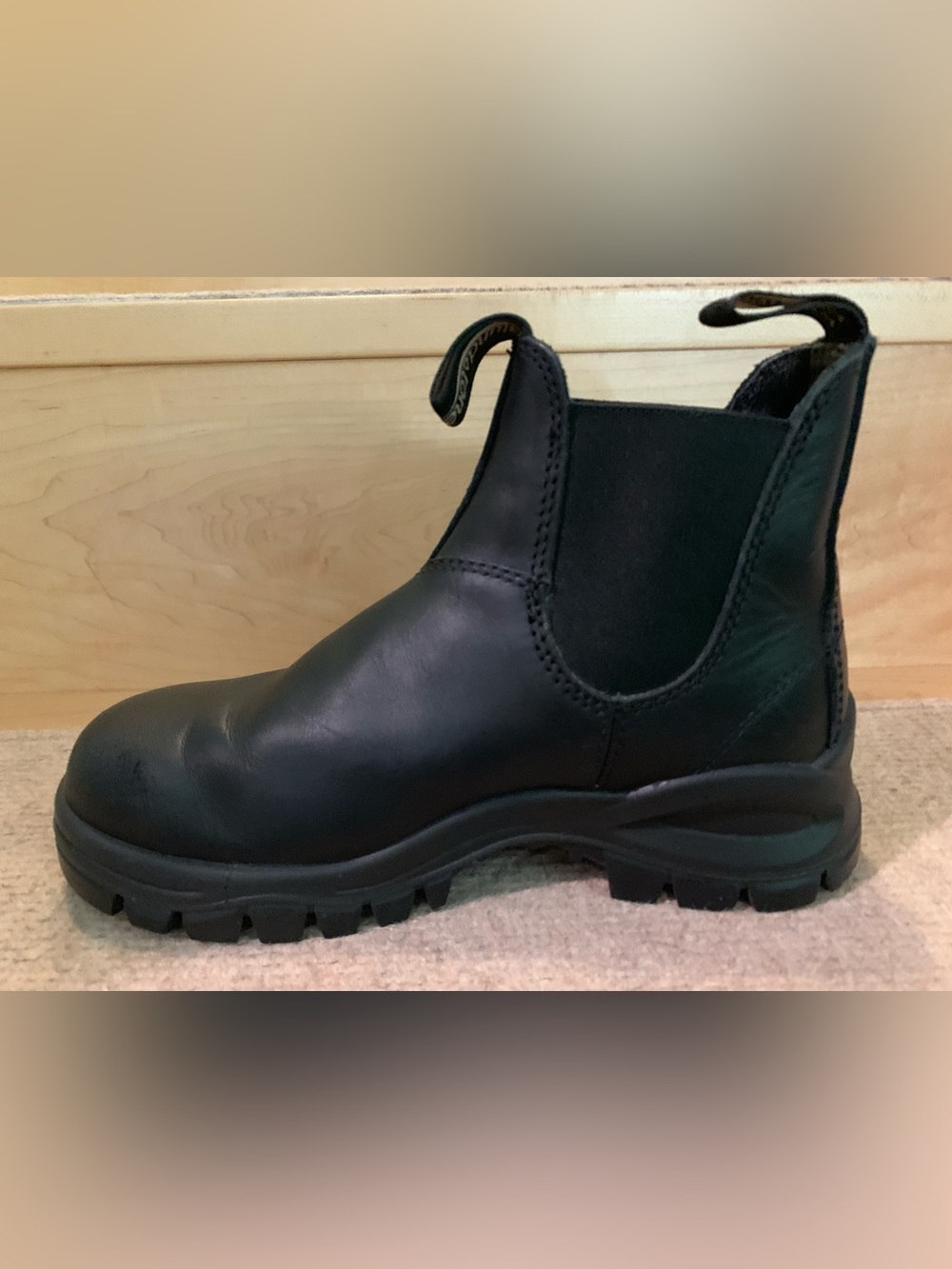 Blundstone Lug Chelsea Boot Black | Women’s 8.5 (US) - Picture 5 of 14